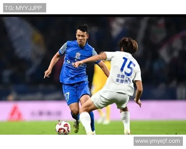 上海绿地申花迎战河北队全力争胜展现球队实力与斗志